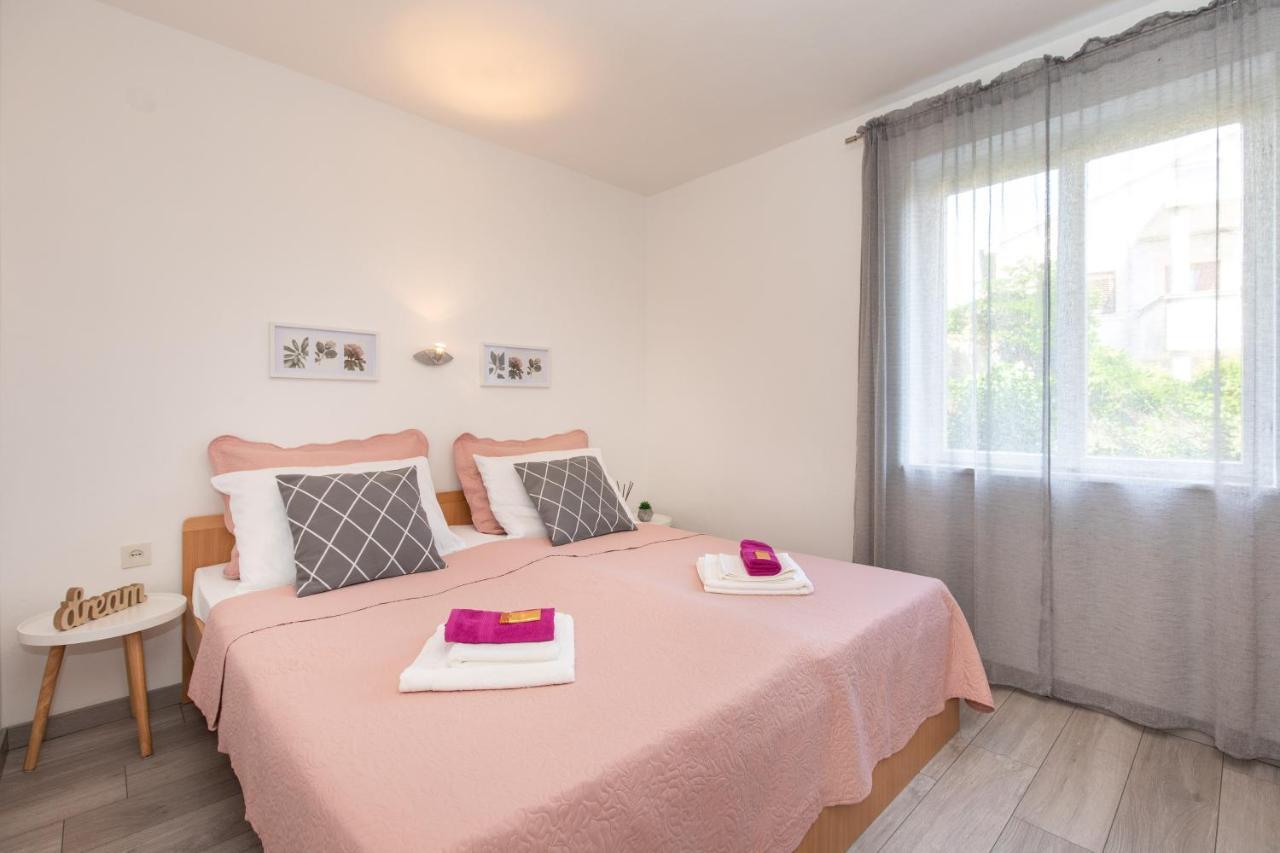 Apartment Lora Цриквениця Екстер'єр фото